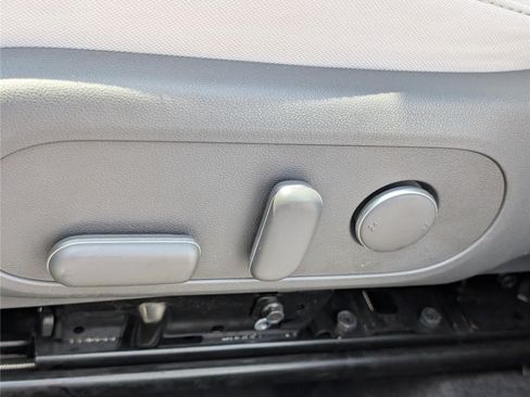 Used 2025 Hyundai Kona SEL AWD/4WD image 18