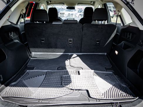 Used 2022 Ford Edge SE image 18