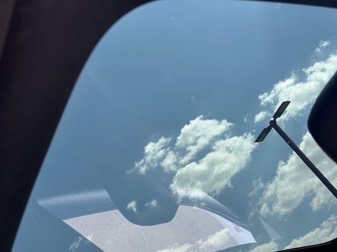 Used 2023 Porsche Taycan image 29