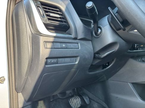 Used 2022 Nissan Rogue SV AWD/4WD image 6