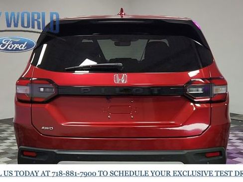 Used 2025 Honda Pilot EX-L image 6