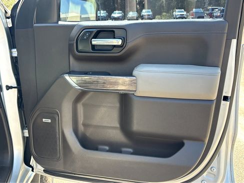 Used 2021 Chevrolet Silverado 1500 LTZ image 12