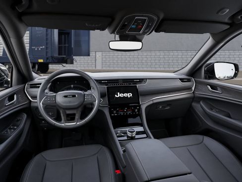 New 2025 Jeep Grand Cherokee L Limited image 14