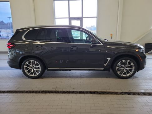 Used 2026 BMW X5 xDrive50e AWD/4WD image 4