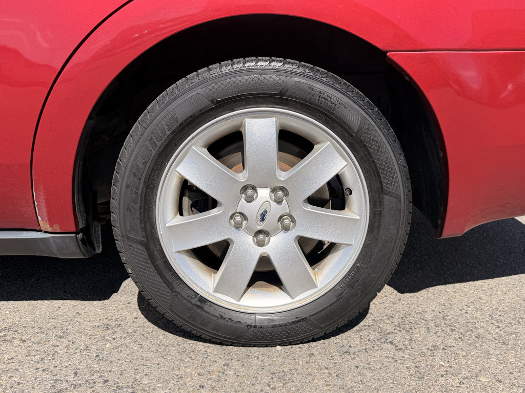 Used 2005 Ford Five Hundred SEL AWD/4WD image 9