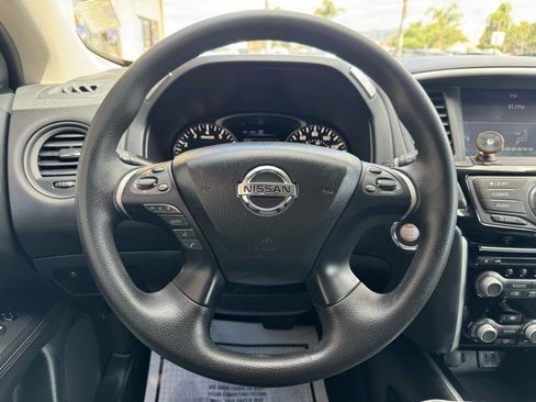 Used 2020 Nissan Pathfinder S image 14