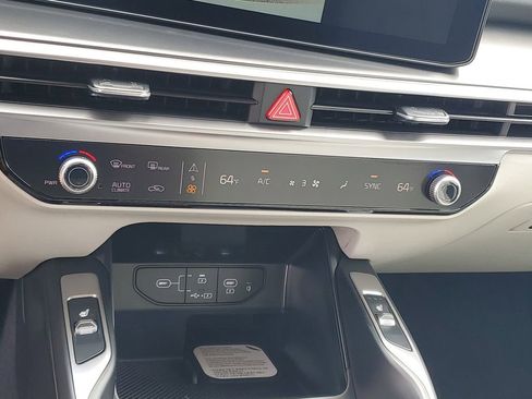 New 2026 Kia Sorento S FWD image 18