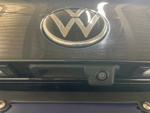 Certified 2023 Volkswagen Jetta SE w/ Panoramic Sunroof Package FWD image 9