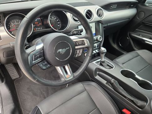 Used 2020 Ford Mustang Premium RWD image 5