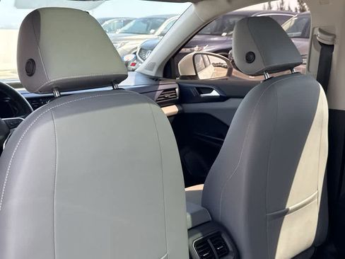 Used 2022 Volkswagen Taos SE w/ Panoramic Sunroof Package image 23