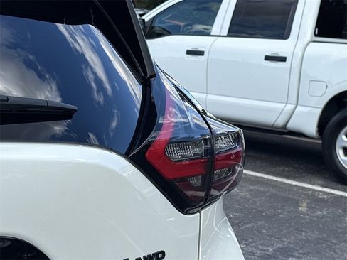 Certified 2024 Nissan Murano SV w/ SV Midnight Edition Package image 21