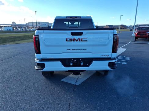 Certified 2024 GMC Sierra 2500 AT4 w/ AT4 Premium Plus Package image 5