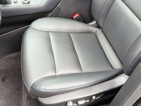 Used 2025 Cadillac XT4 Sport w/ Technology Package FWD image 19