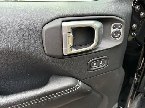 Used 2018 Jeep Wrangler Unlimited Rubicon w/ LED Lighting Group image 17