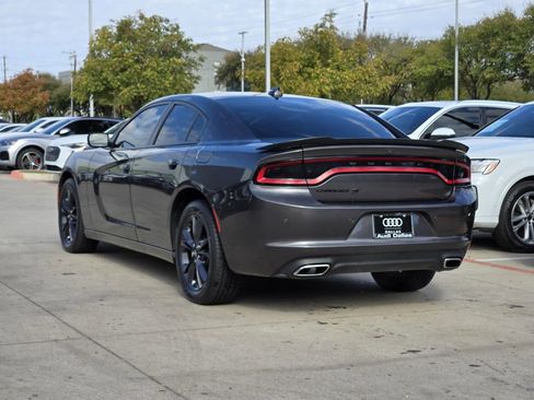Used 2020 Dodge Charger SXT w/ Blacktop Package image 8