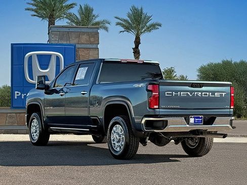 Used 2025 Chevrolet Silverado 2500 LTZ w/ LTZ Convenience Package image 4