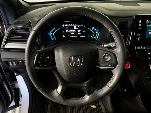 Used 2024 Honda Odyssey Sport image 9