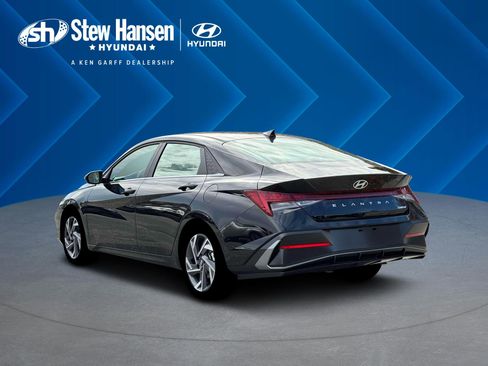 New 2026 Hyundai Elantra Limited FWD image 6