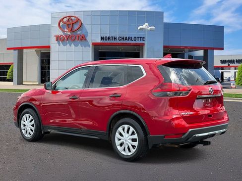 Used 2017 Nissan Rogue S w/ S Family Package FWD image 4