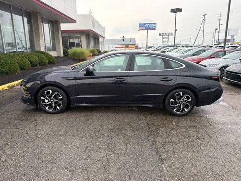 Used 2025 Hyundai Sonata SEL FWD image 2