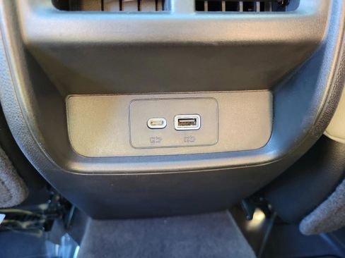 Used 2022 Cadillac XT4 Premium Luxury w/ Enhanced Visibility Package image 15