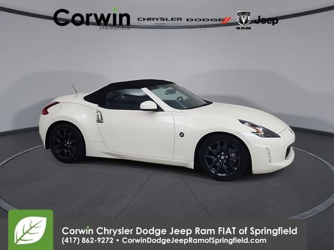 Used 2019 Nissan 370Z Touring RWD image 1