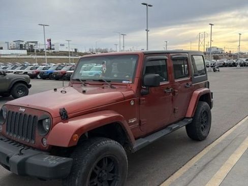 Used 2014 Jeep Wrangler Unlimited Sahara w/ Dual Top Group image 9