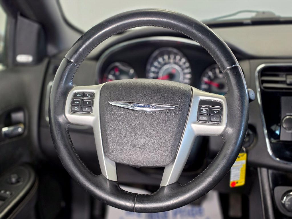 Used 2013 Chrysler 200 Limited FWD image 14