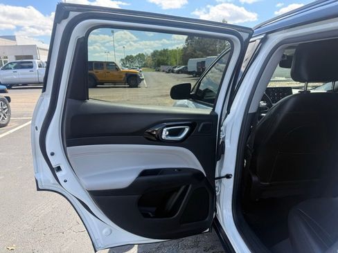 Used 2022 Jeep Compass Limited w/ Sun and Sound Group AWD/4WD image 29