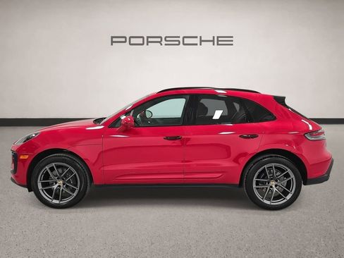 Certified 2025 Porsche Macan AWD/4WD image 2