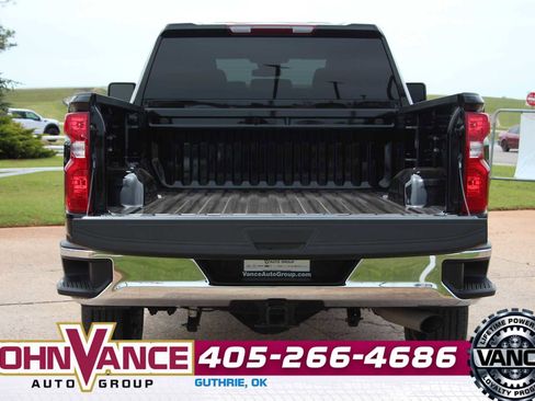 Used 2025 Chevrolet Silverado 2500 LT w/ Convenience Package AWD/4WD image 10
