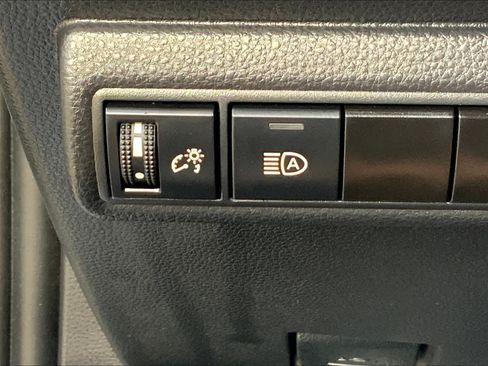 Used 2023 Toyota Corolla LE FWD image 33