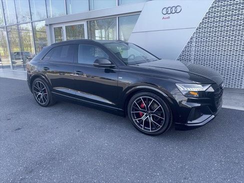 Used 2023 Audi Q8 Prestige w/ Prestige Package AWD/4WD image 3