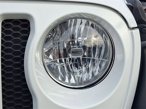 Used 2021 Jeep Wrangler Sport image 9