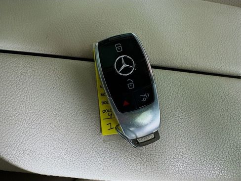 Used 2018 Mercedes-Benz E 300 image 38