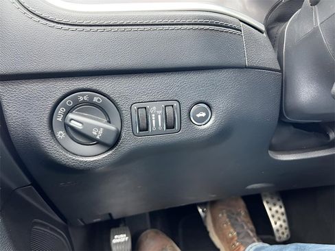 Used 2022 Dodge Charger GT w/ Plus Group image 21