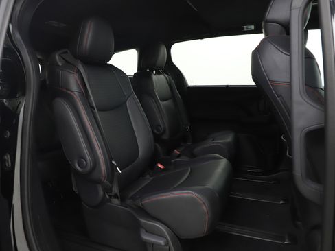 Used 2025 Toyota Sienna XSE image 14