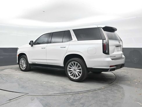 Used 2024 Cadillac Escalade Premium Luxury AWD/4WD image 2