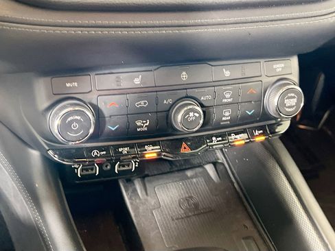 Used 2022 Dodge Durango GT image 16