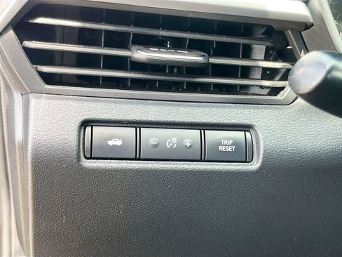 Used 2022 Nissan Altima 2.5 SV FWD image 10