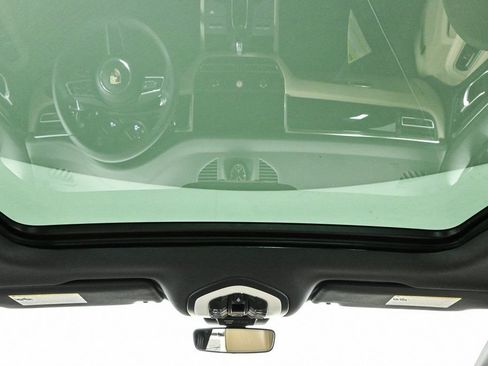 Used 2026 Porsche Macan image 22