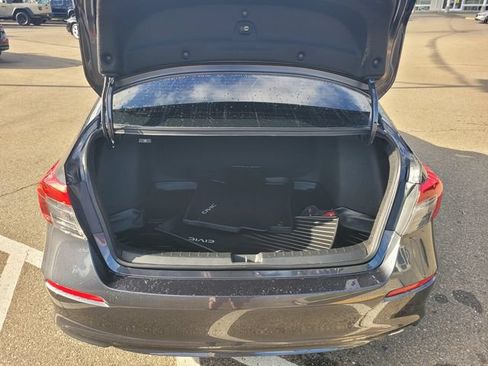 Used 2022 Honda Civic Sport image 11