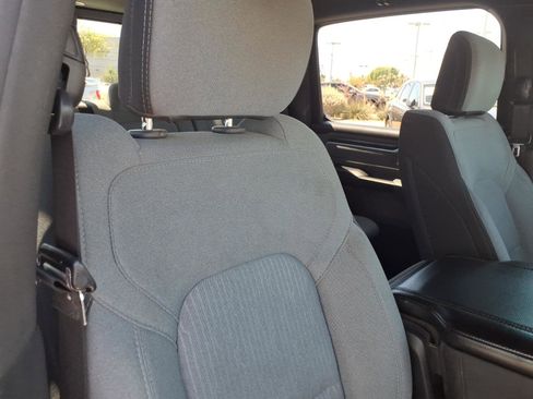 Used 2022 RAM 1500 Big Horn AWD/4WD image 10