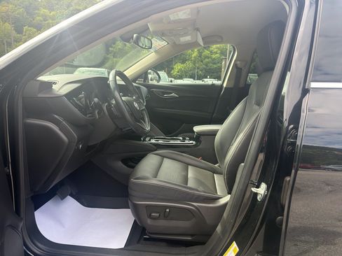 Used 2023 Buick Envision Essence FWD image 10