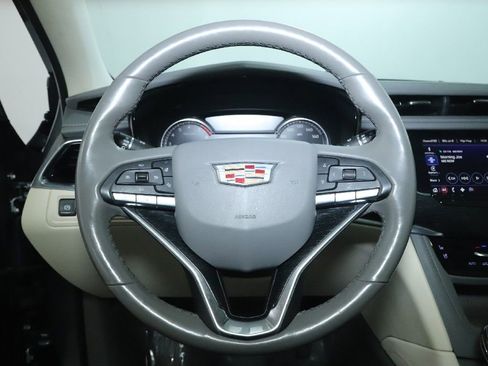 Used 2021 Cadillac XT6 Premium Luxury image 23