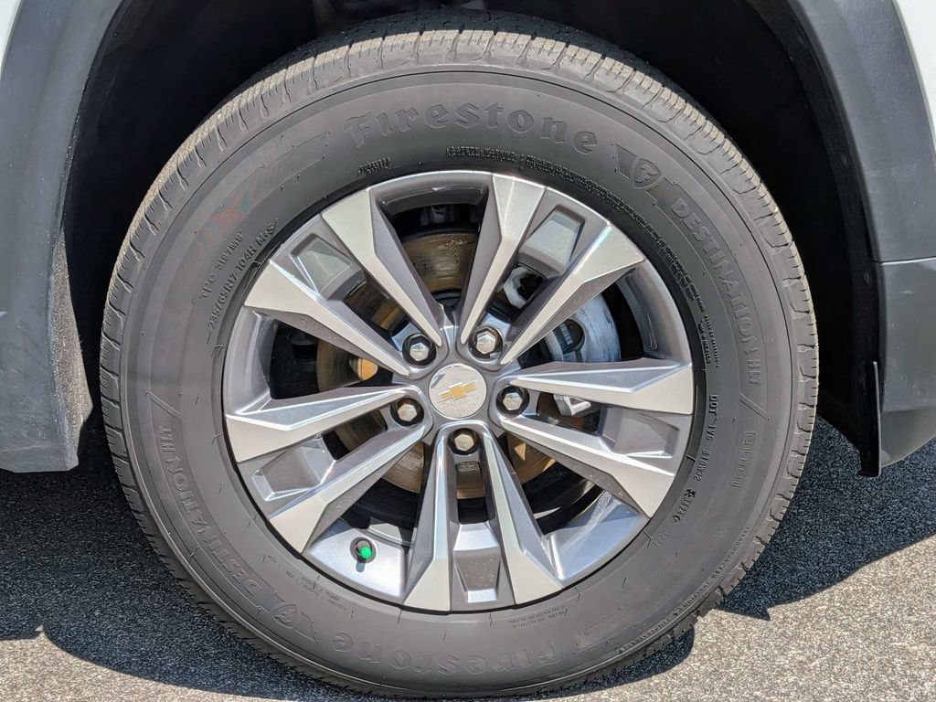 Used 2025 Chevrolet Equinox LT FWD image 12