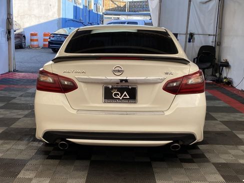 Used 2017 Nissan Altima 2.5 SR w/ Midnight Edition Package image 5