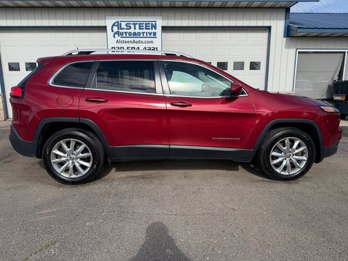 Used 2016 Jeep Cherokee Limited AWD/4WD image 2