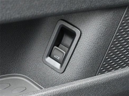 New 2025 Volkswagen ID. Buzz Pro S image 23