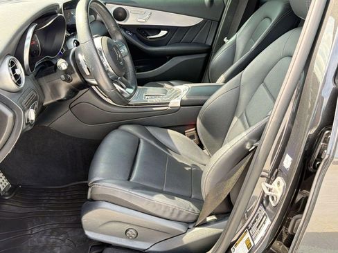 Used 2022 Mercedes-Benz GLC 300 image 5